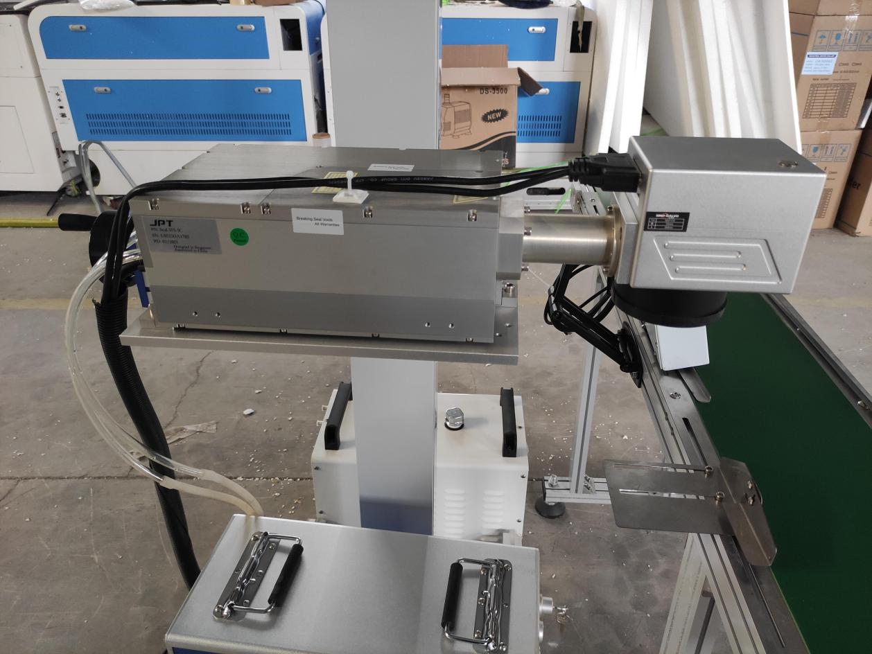 The difference between UV laser marking machine and fiber laser marking machine