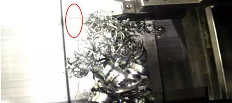 Solve the problem that iron filings are always wrapped around the workpiece